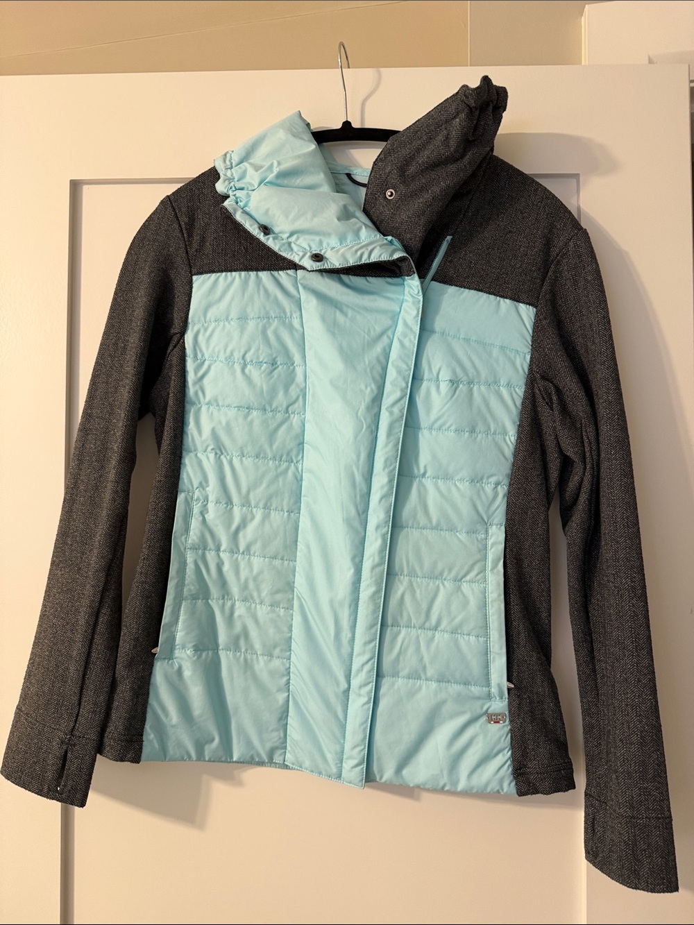 Helly Hansen Light Aqua and Charcoal Two-Tone Quilted Jacket